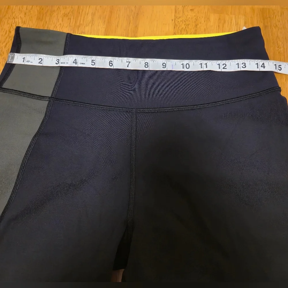 Athleta Black and Yellow Leggings Stretchy Athletic‎ Fit